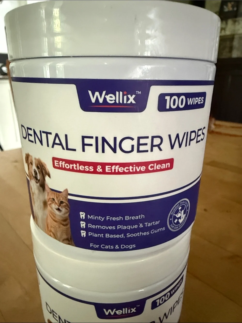Wellix Dental Finger Wipes for Dogs and Cats. 100 wipes.